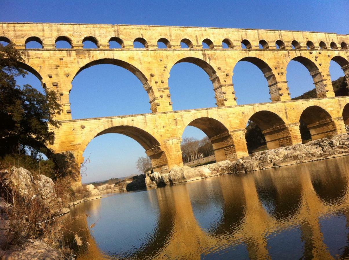A Gauche Du Pont Hotel Vers-Pont-du-Gard Esterno foto